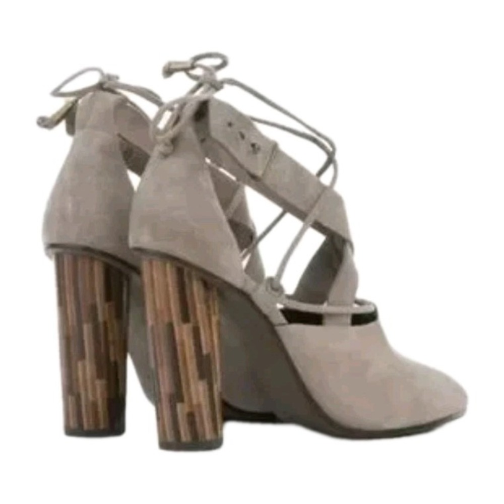 FREE PEOPLE Nouvella Suede Wrap Block Heel Shoes Grayish Beige Size 38 7.5 - Picture 2 of 9